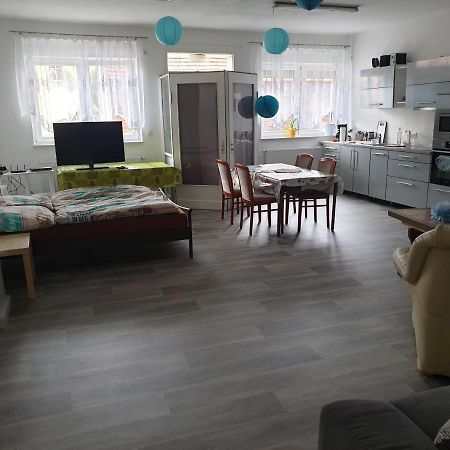 Einraum-Ferienwohnung 46M2 Eisenhuettenstadt-Diehlo ภายนอก รูปภาพ